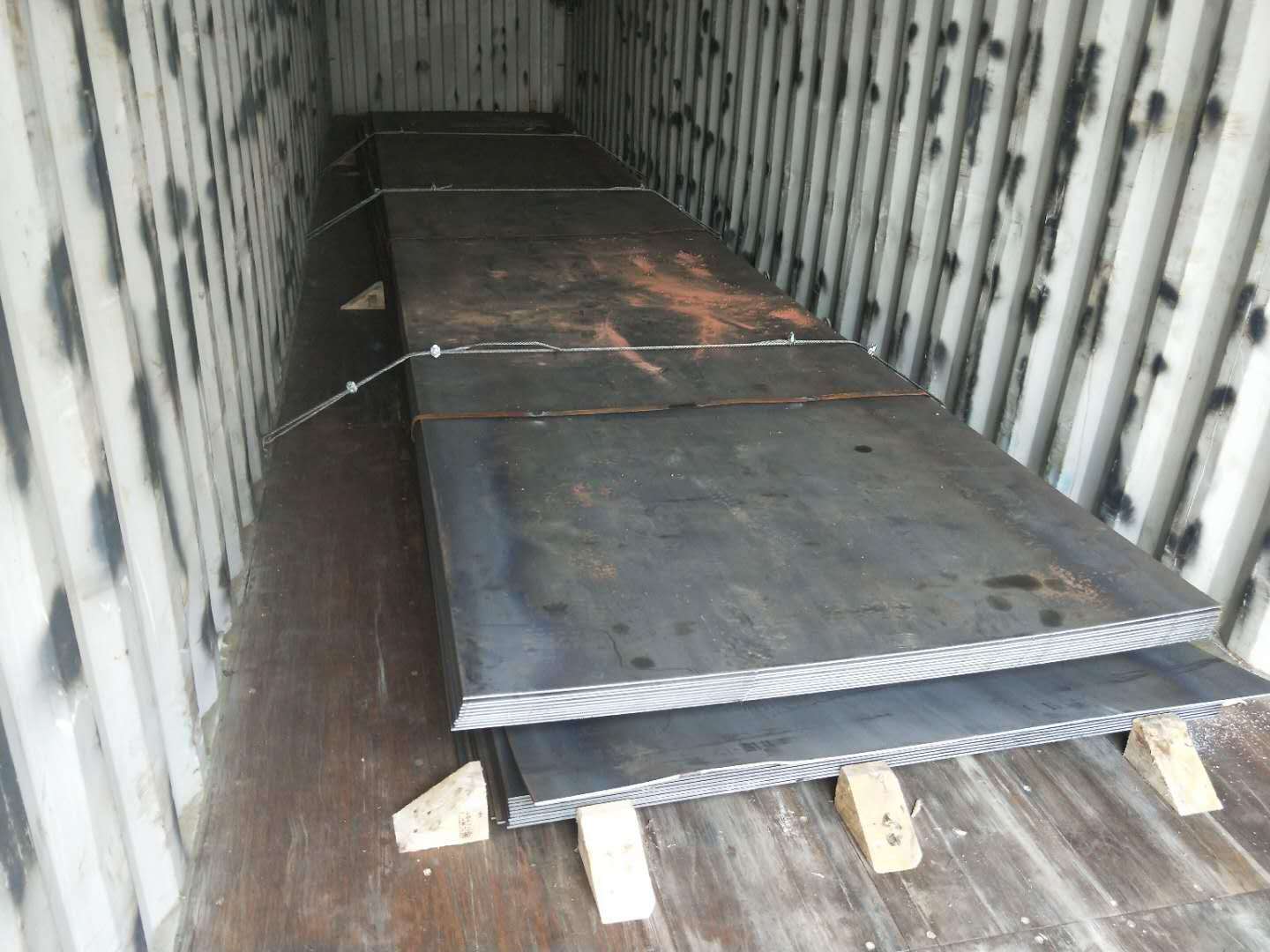 steel plate loading 1